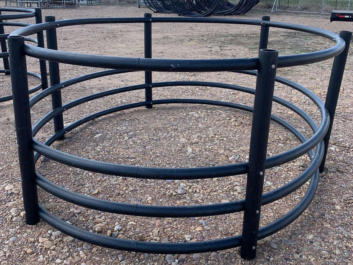 POLY CATTLE HAY RING - Round Bale