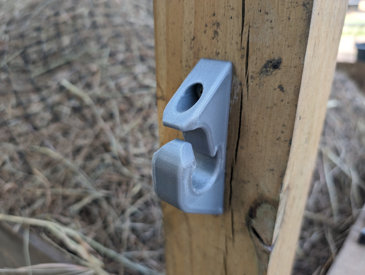 Captive Bucket Hanger 5 Pack | Prevent Thrown Feed and Water Buckets