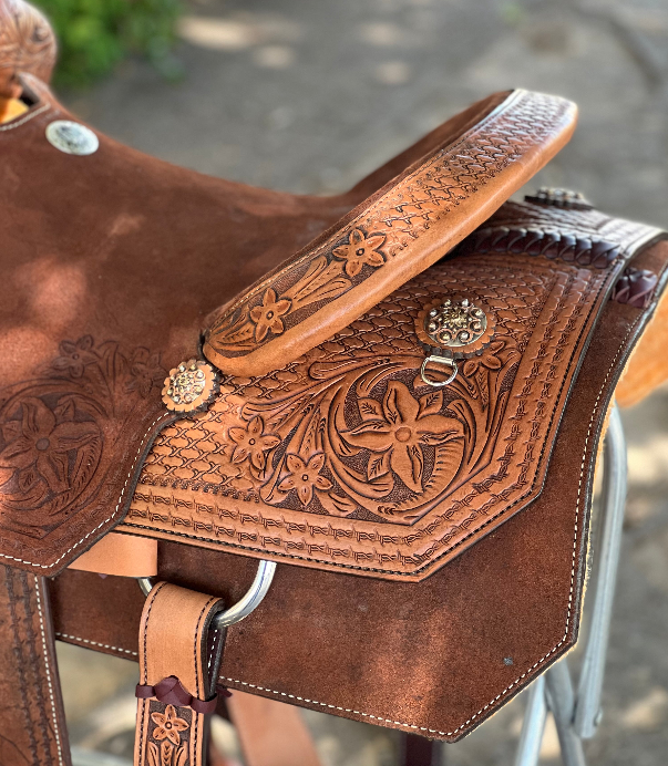 Breakaway Barbwire Saddle